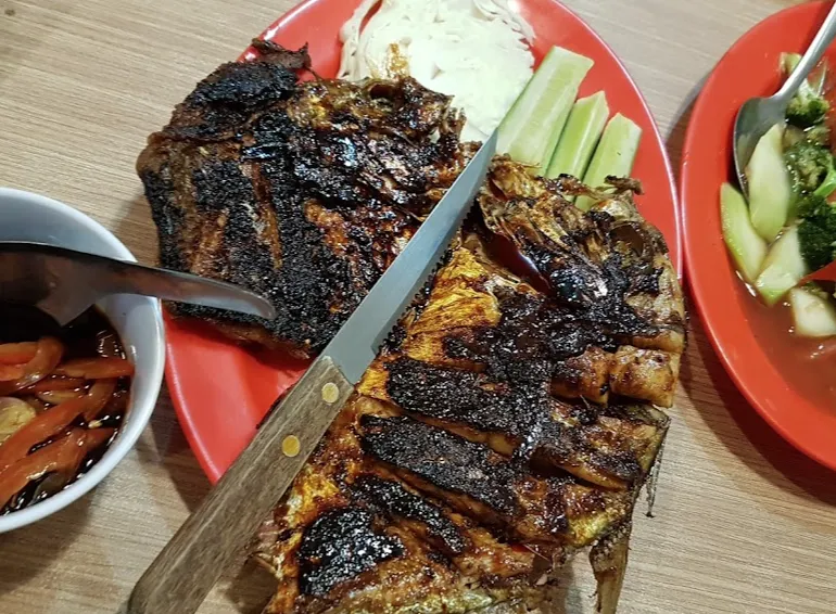 Restoran Phinisi Seafood & Es Krim