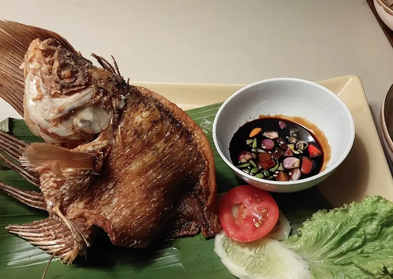 Talaga Sampireun Puri